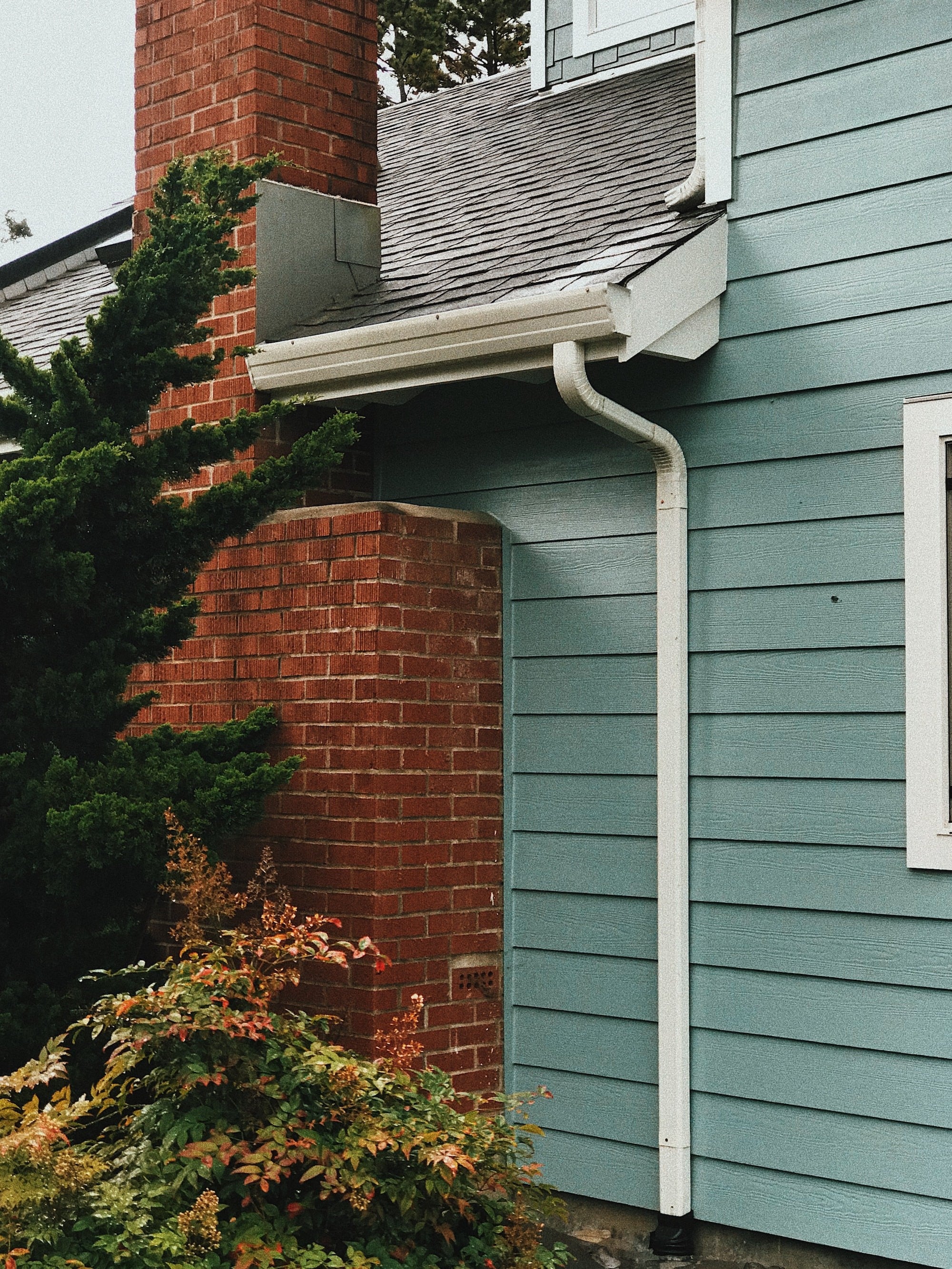 Gutter on Side of Home